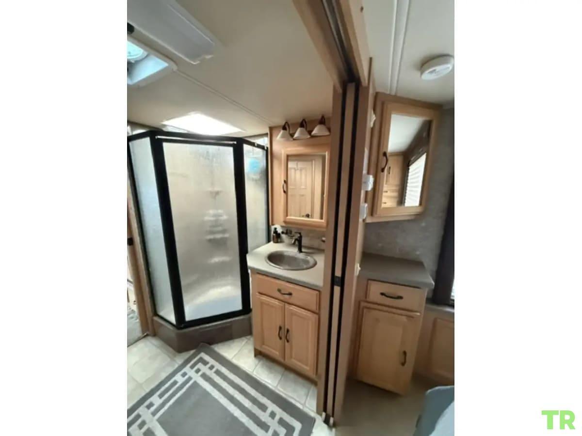 Used 2006 Coachmen Sportscoach Encore 40TS