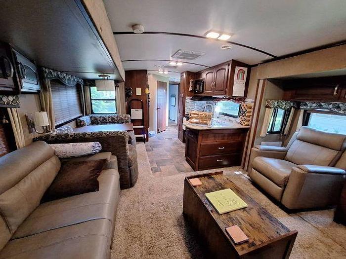 Used 2015 Keystone Outback 298RE