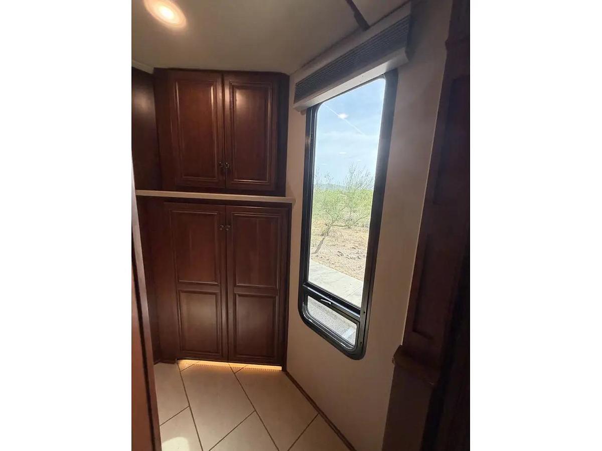 Used 2015 Winnebago Itasca Ellipse 42HD