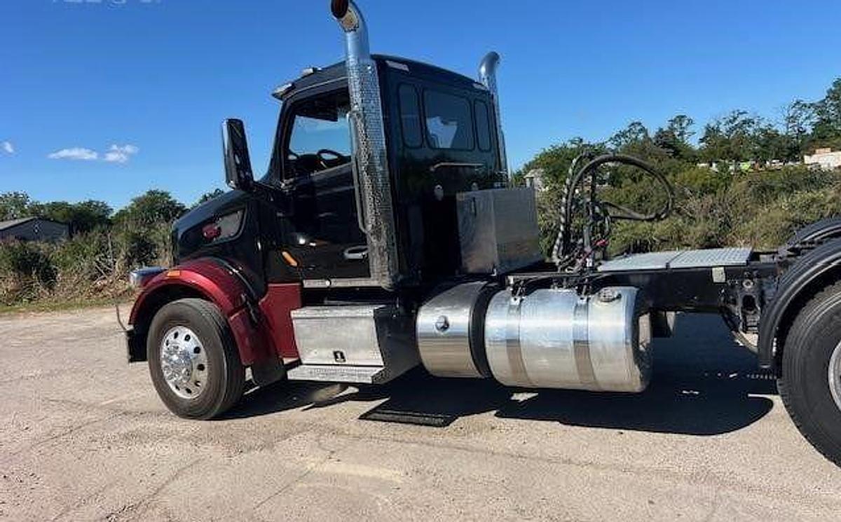 Used 2020 PETERBILT 567 Day Cab