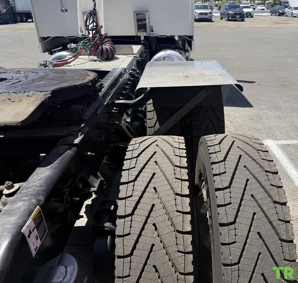Used 2022 Peterbilt 389