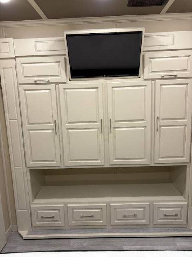 Used 2023 Luxe Elite 44FL Fifth Wheel