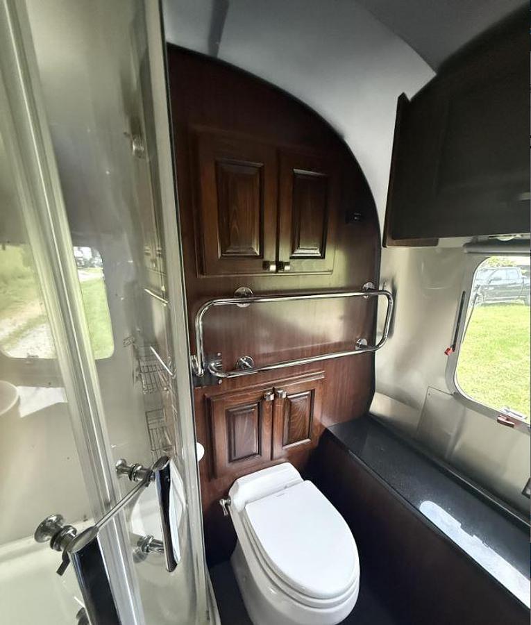 Used 2018 Airstream Classic 33FB