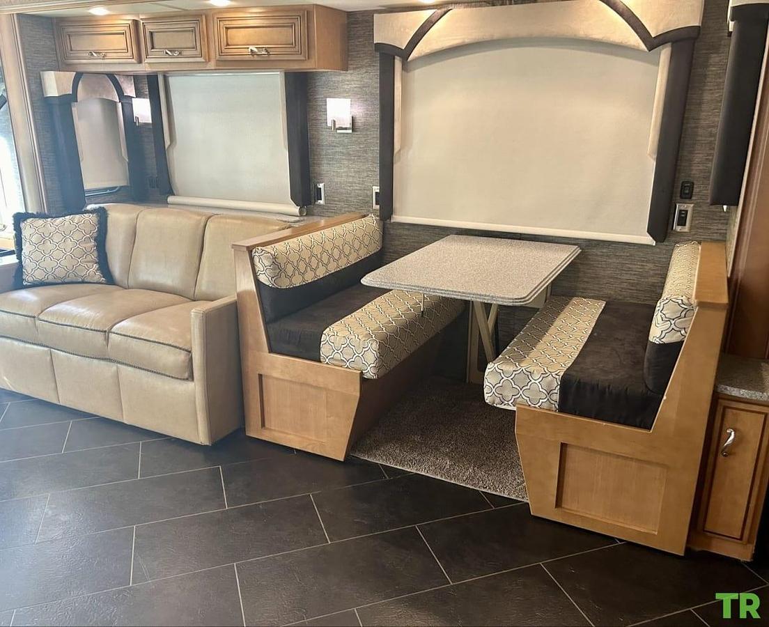 Used 2015 Newmar Ventana LE 3812