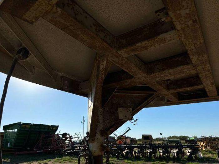 Used 1992 Featherlite Gooseneck Horse Stock Trailer