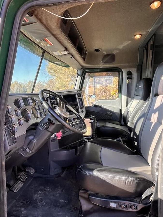 Used 2015 Mack Pinnacle CXU613