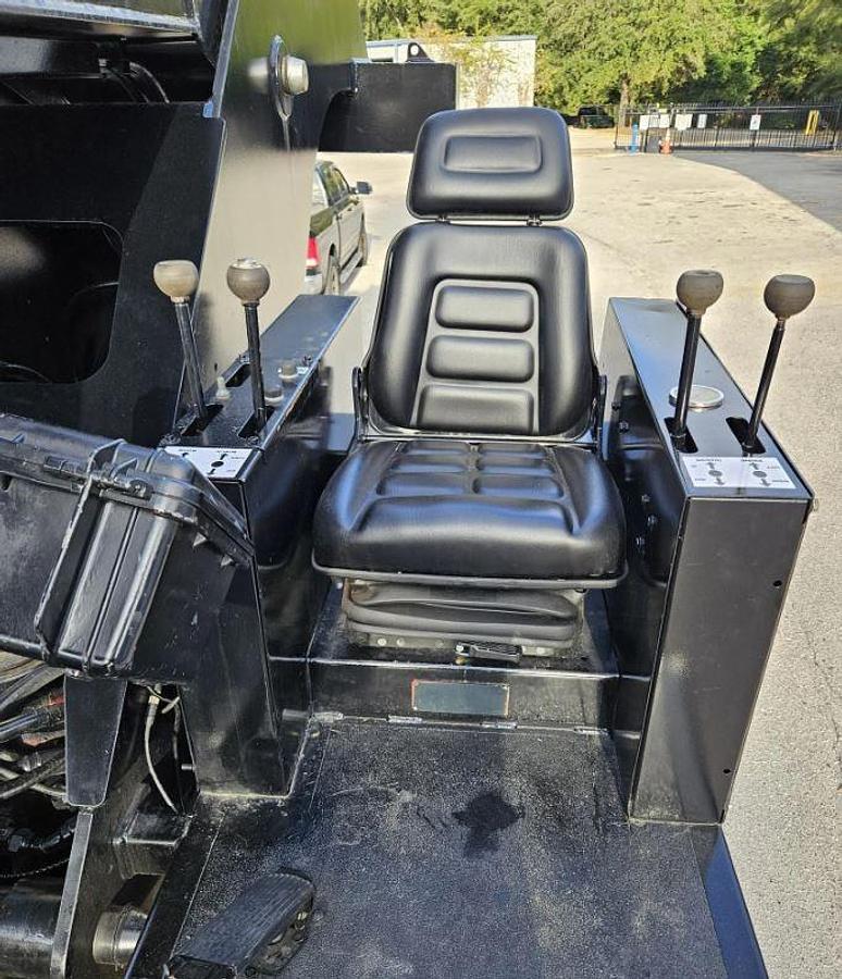 Used 2003 Peterbilt 357 Crane