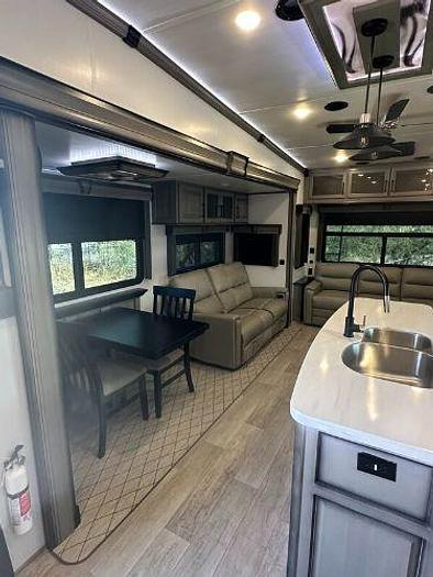 Used 2022 Keystone Montana 3781RL