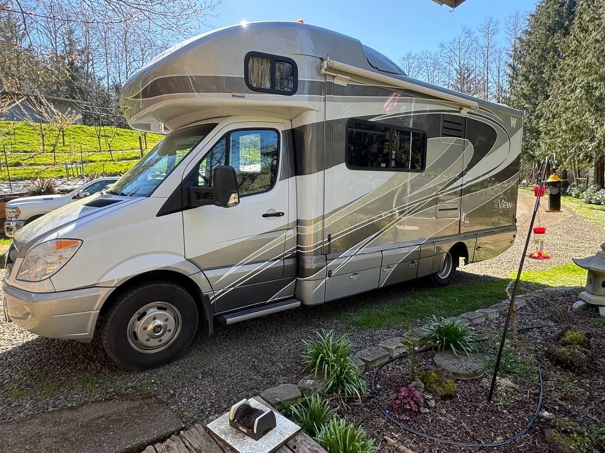 Used 2011 Winnebago View 24J