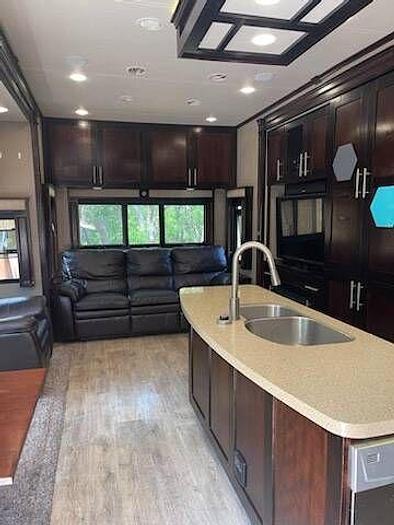 Used 2016 Vanleigh Vilano 365RL