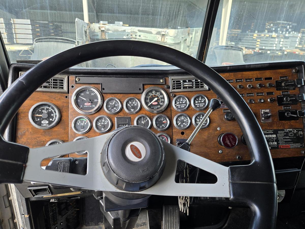 Used 1995 Peterbilt 379 Sleeper Semi Truck