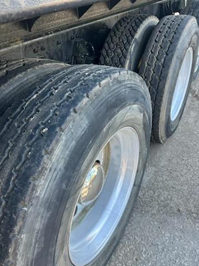 Used 2005 Kenworth T800 Dump Truck