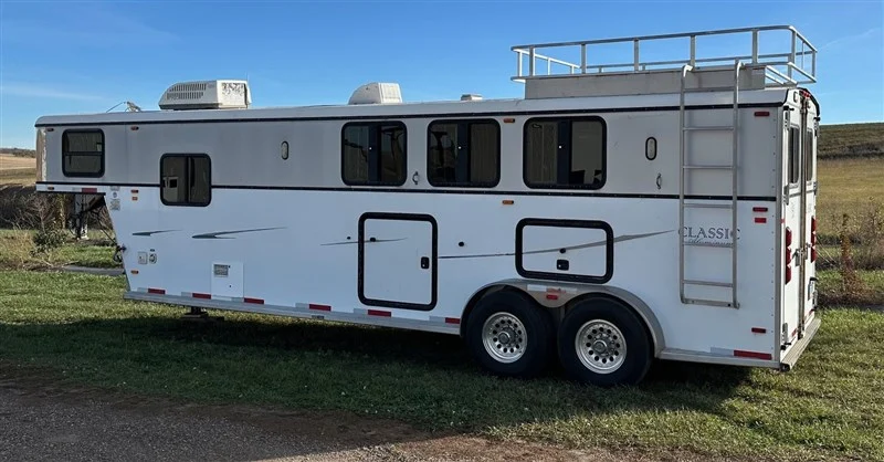 Used 2005 Classic Gold Series 3 Horse Trailer