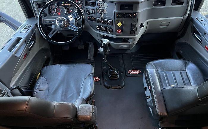 Used 2015 Peterbilt 579