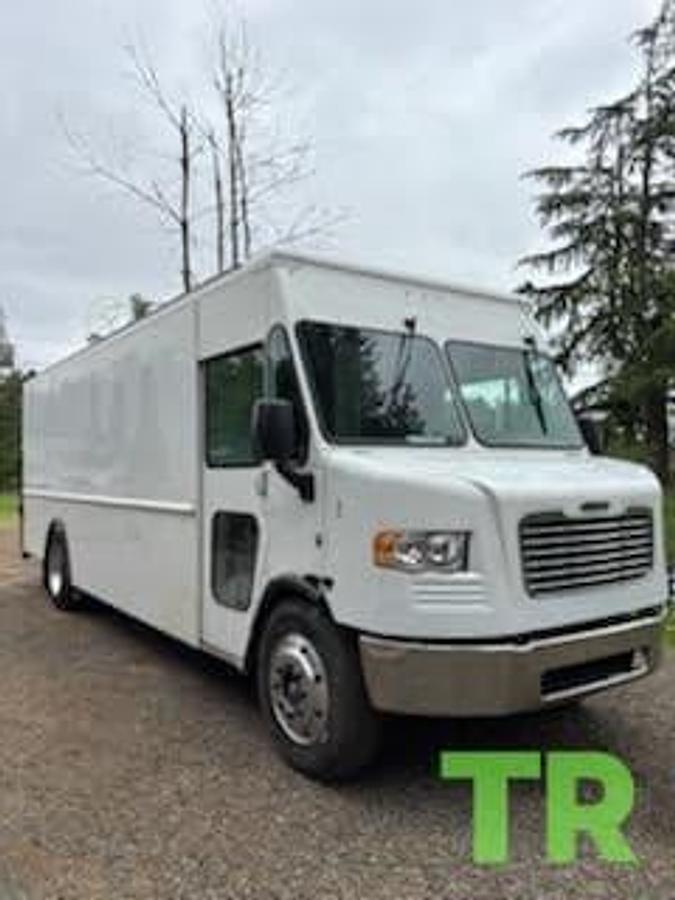 Used 2009 Freightliner MT55