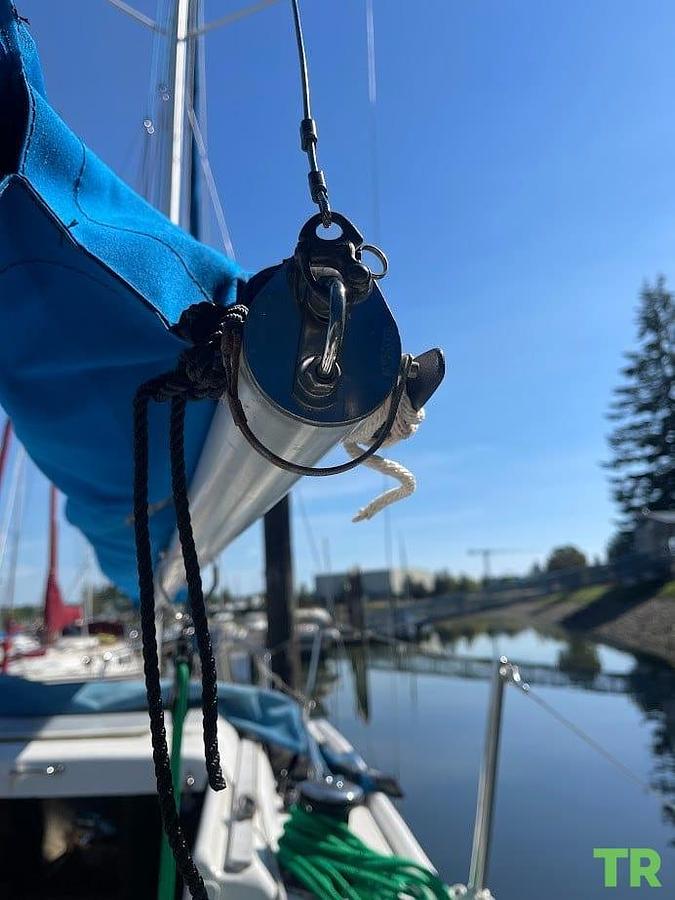 Used 2010 MacGregor 26M Trailerable Sailboat