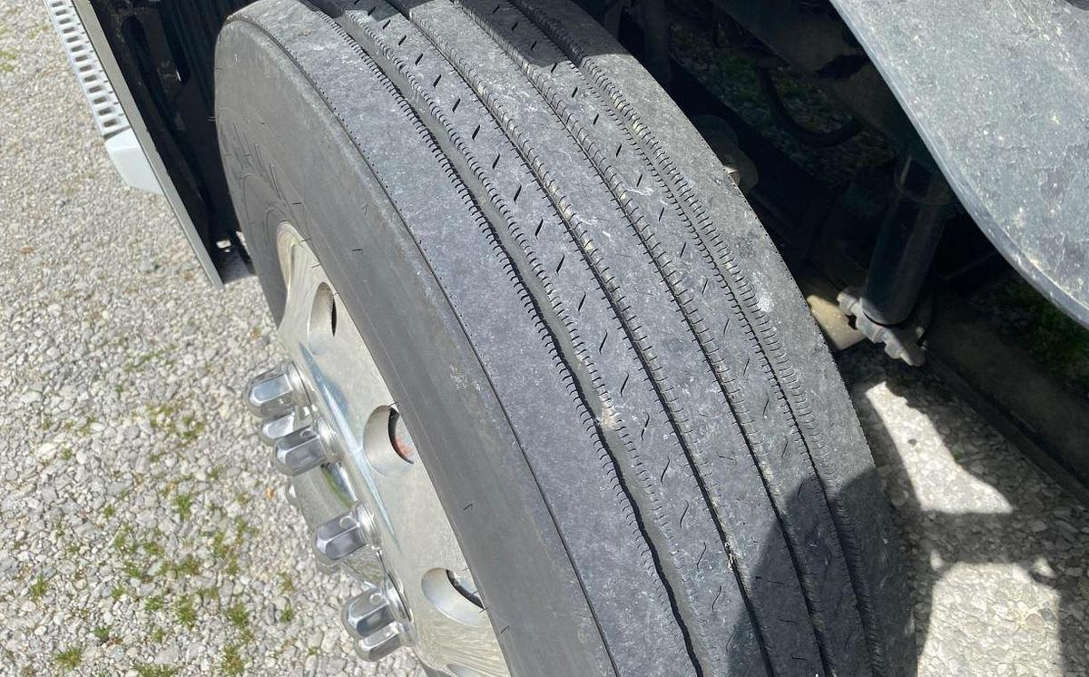 Used 2013 Volvo VNL64T670