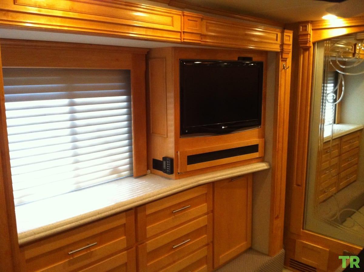 Used 2007 Monaco Signature 45 Fortress Class A Motorhome