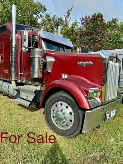 Used 2004 Kenworth W900L
