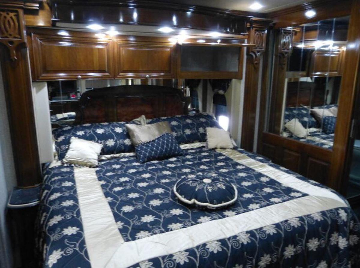 Used 2013 Newmar Essex 4544