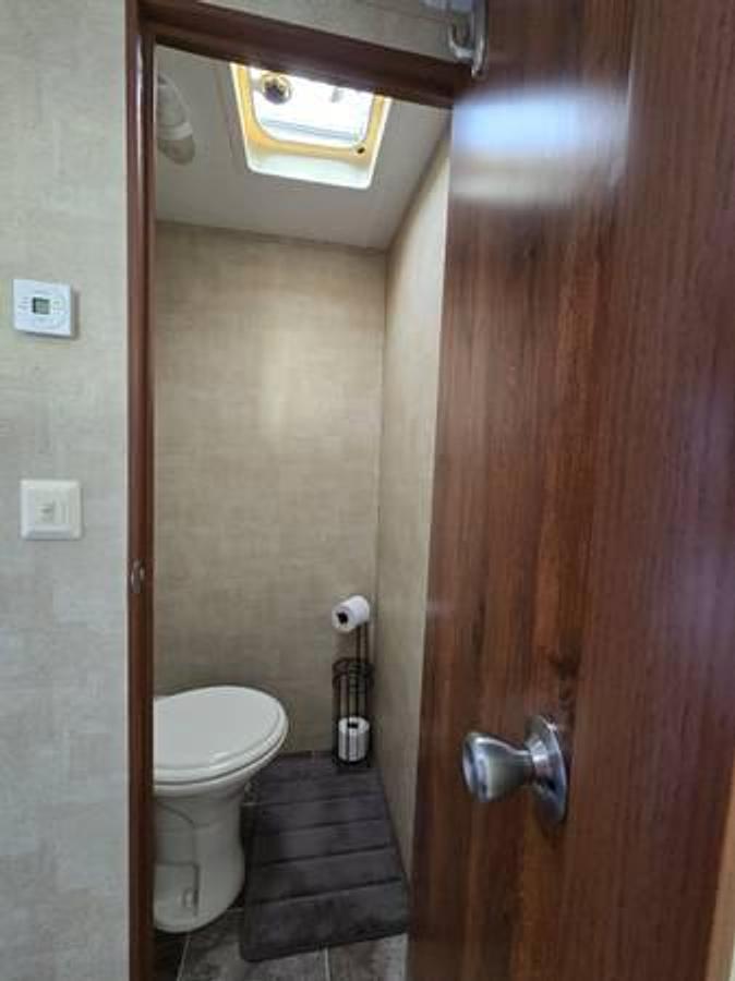 Used 2014 Keystone Hideout 24RLWE Travel Trailer