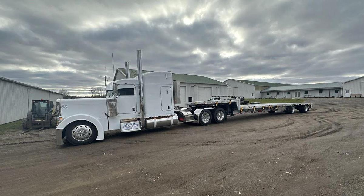 Used 2005 PETERBILT 379EXHD with 2014 Ritenour 53' Step Deck Trailer