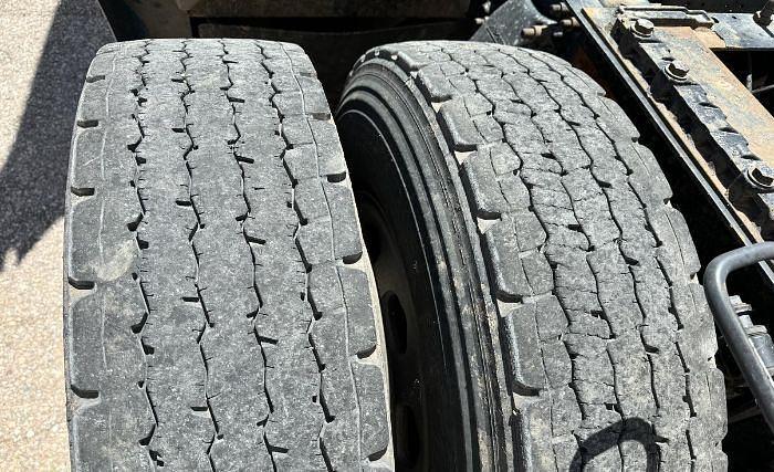 Used 2011 Freightliner CORONADO 132