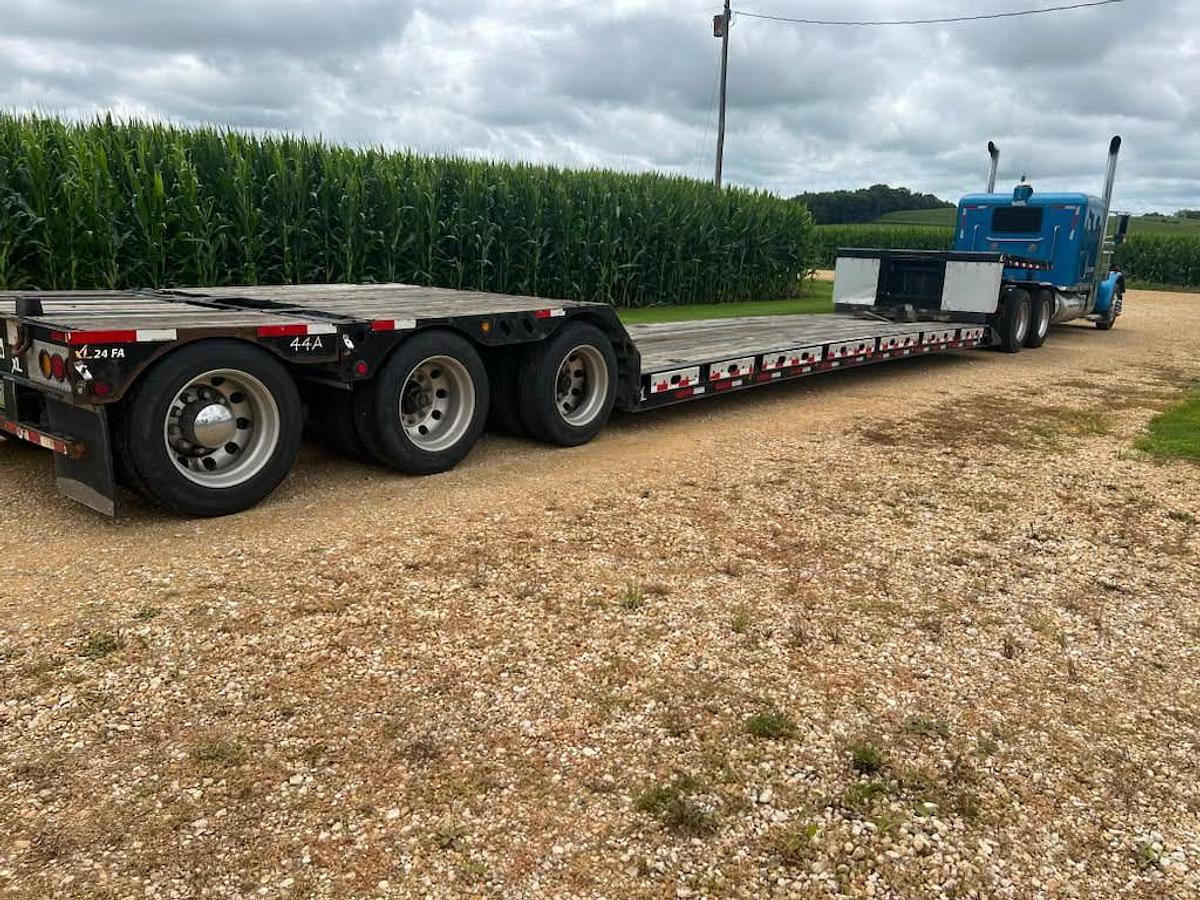 Used 2015 XL Specialized Step Deck Trailer