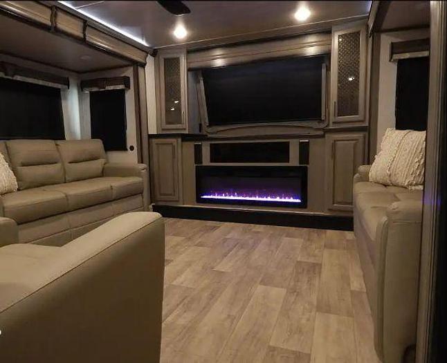 Used 2021 Keystone Montana 3761FL