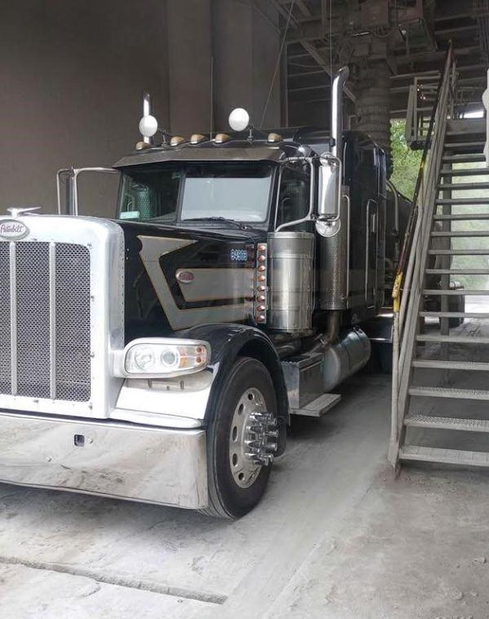 Used 2009 PETERBILT 389