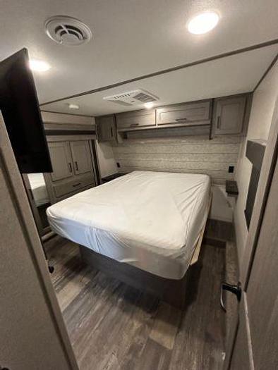 Used 2021 Keystone Raptor 415