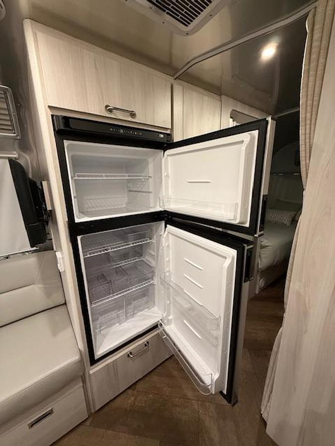 Used 2024 Airstream International 25FB Twin Travel Trailer