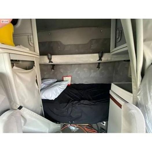 Used 2009 Volvo VNL64