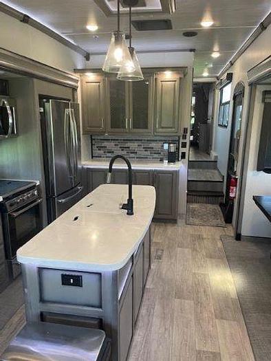 Used 2021 Keystone Montana 3813MS