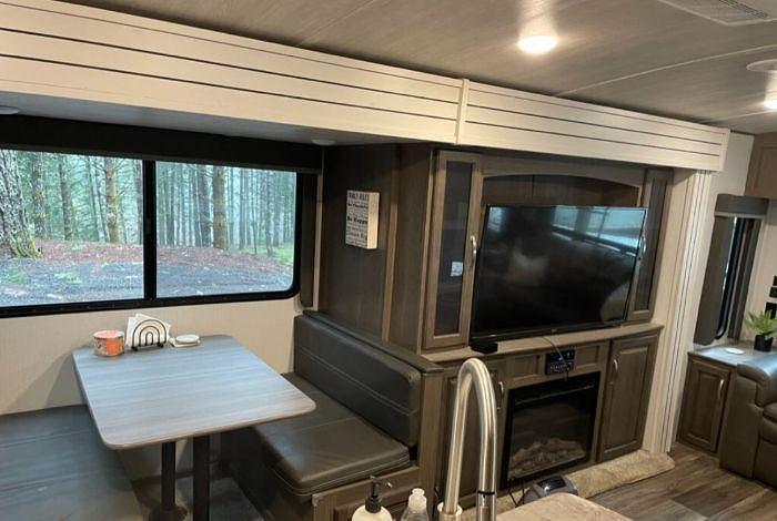 Used 2021 Keystone Cougar 29RLKWE