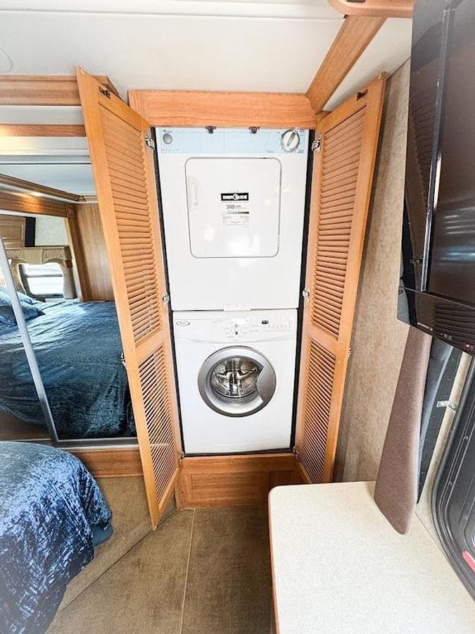 Used 2010 Fleetwood Discovery 40X