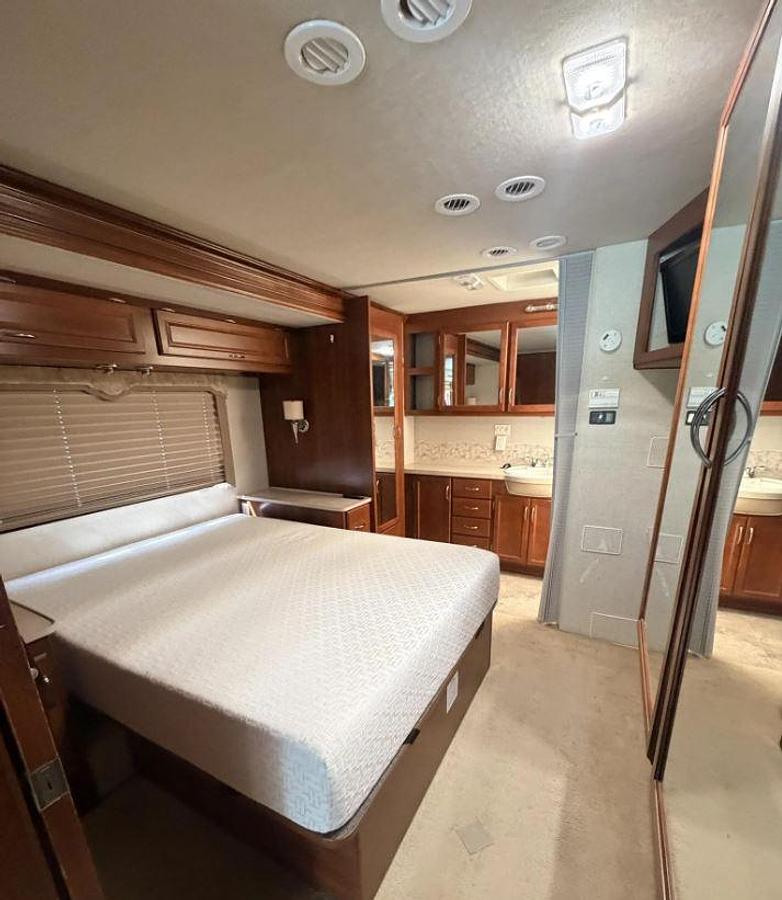 Used 2007 Fleetwood Bounder 35E