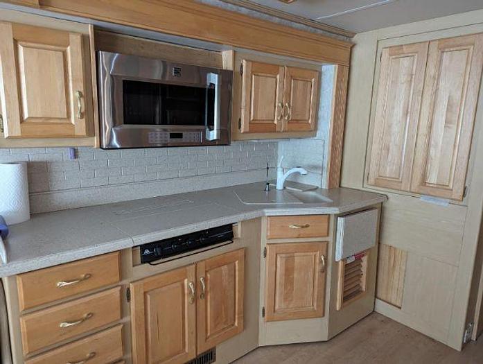 Used 2005 Monaco Beaver