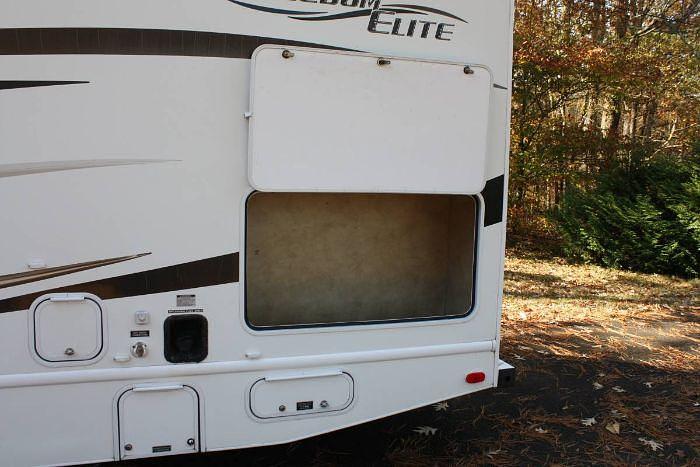 Used 2014 Thor Motor Coach Freedom Elite 31L