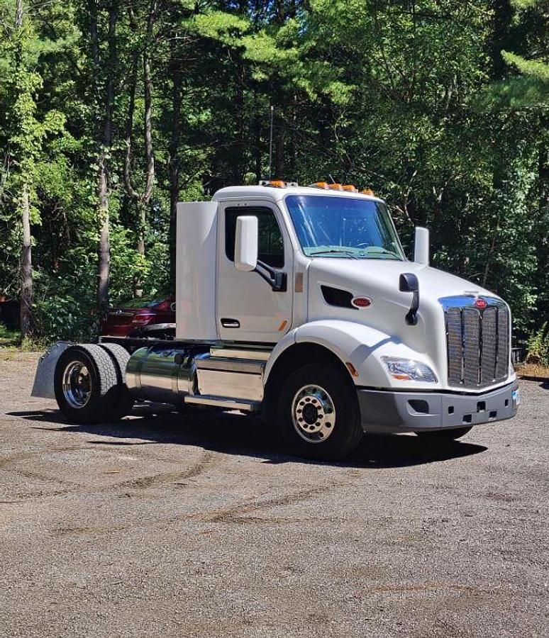 Used 2022 Peterbilt 579
