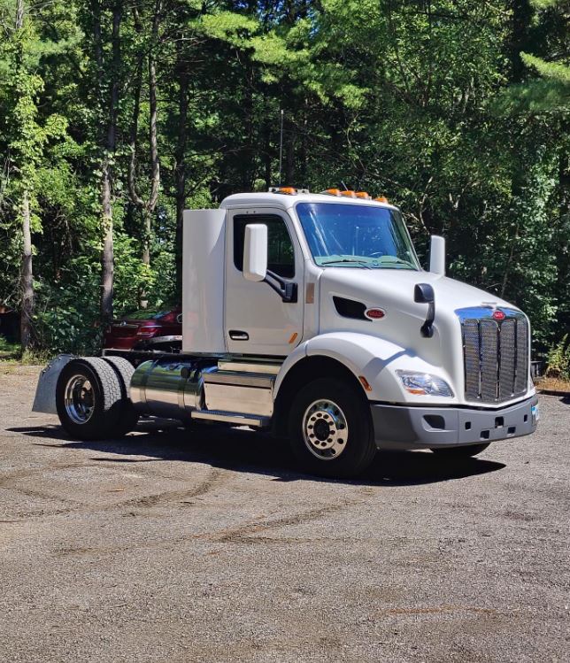 Used 2022 Peterbilt 579