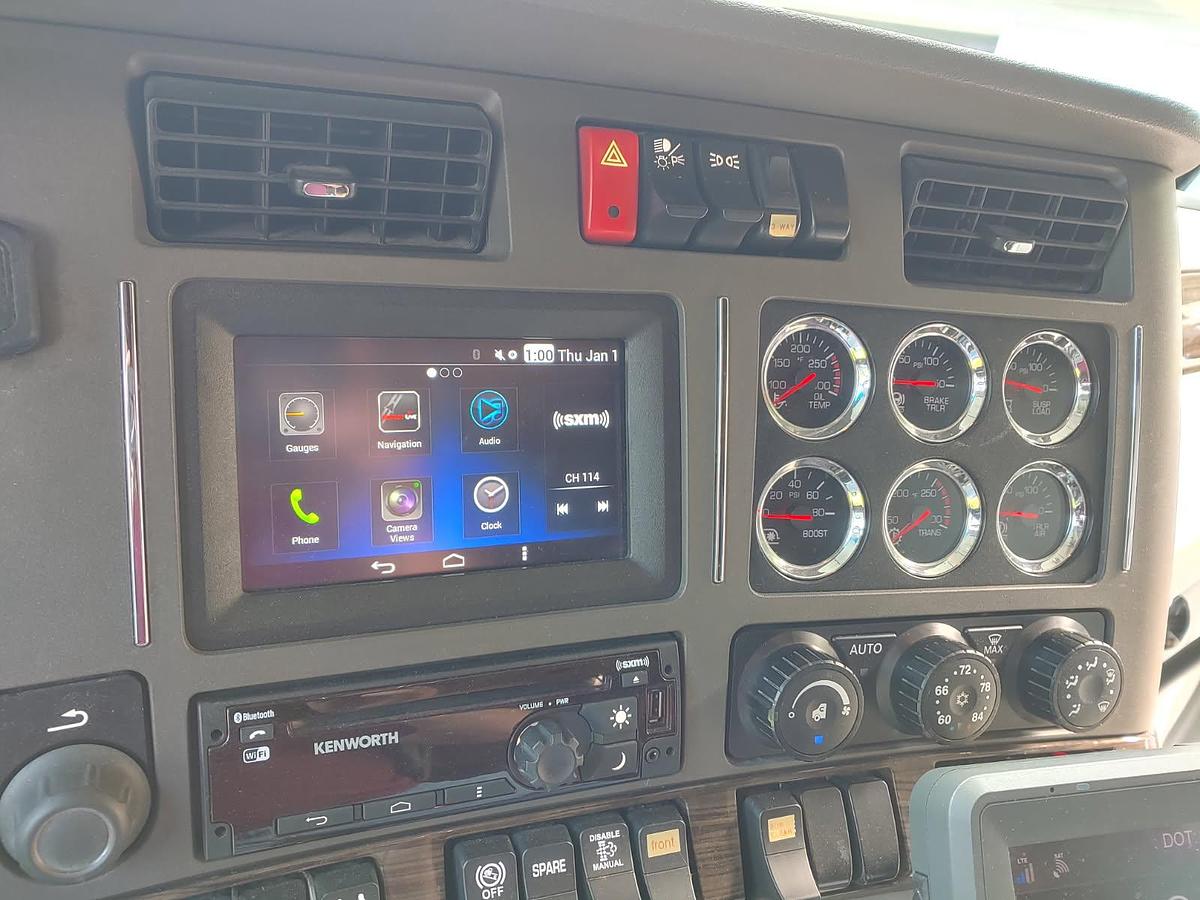 Used 2019 Kenworth T880 with 2013 Doonan Specialized Drop Deck Trailer