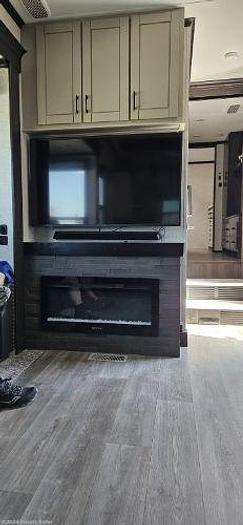 Used 2021 Crossroads Redwood 4001LK