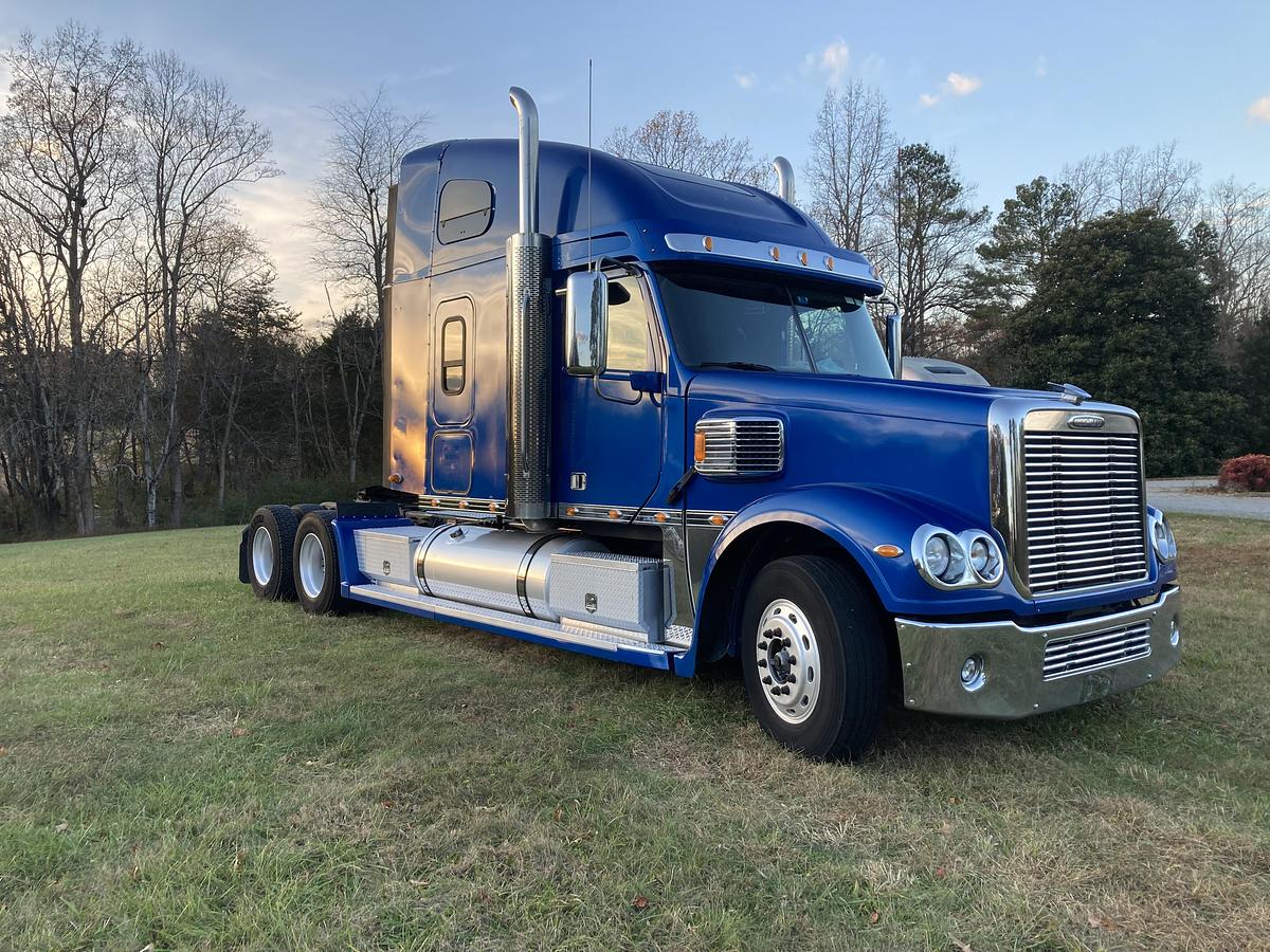 Used 2014 Freightliner Coronado Sleeper Semi Truck