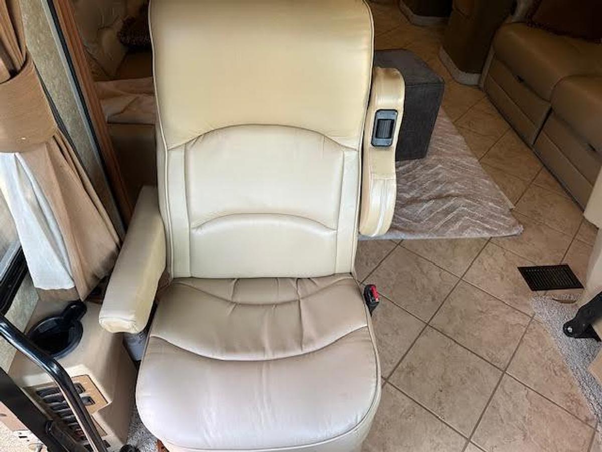 Used 2008 Winnebago Tour 40KD Class A Motorhome