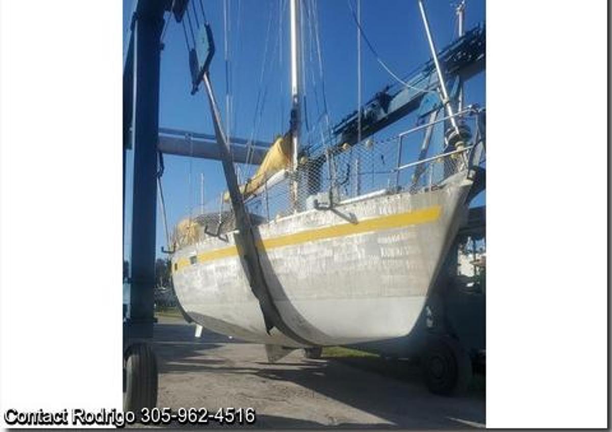 Used 1984 39' 6" Navalu Racer Cruiser Swing Keel