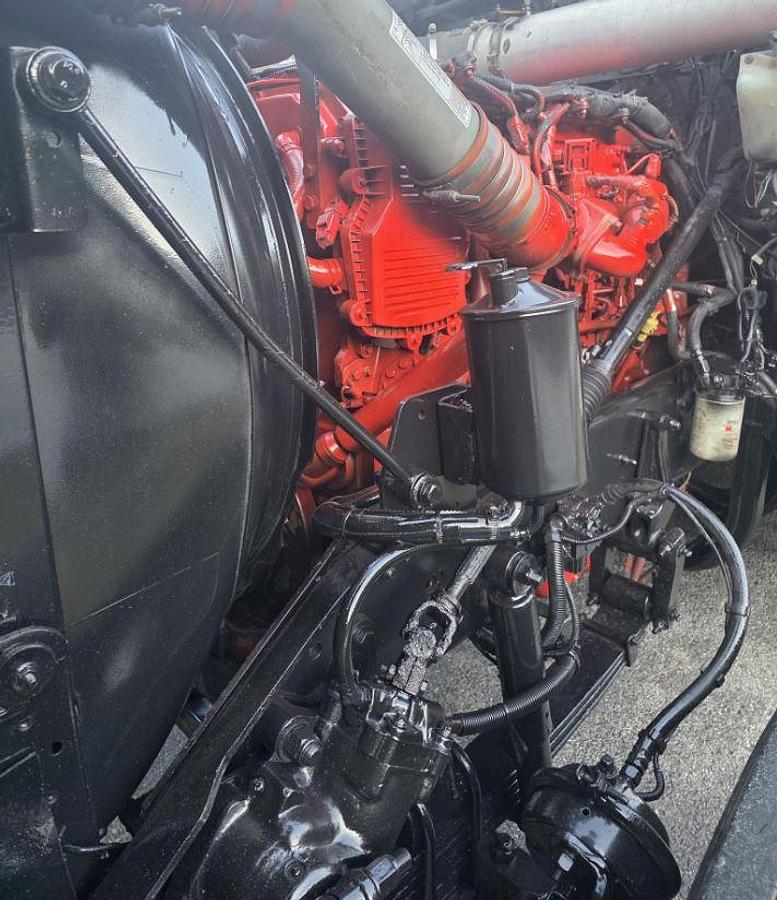 Used 2009 KENWORTH W900L Conventional Sleeper Semi