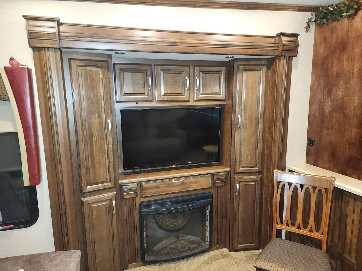 Used 2015 Forest River Cardinal 3450RL