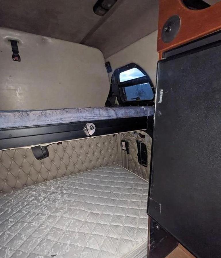 Used 2006 Western Star 4900 Conventional Sleeper Cab