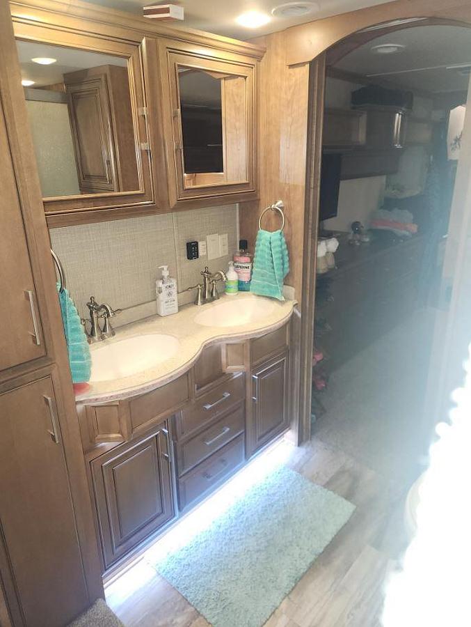 Used 2019 DRV MOBILE SUITES 44 HOUSTON Fifth Wheel